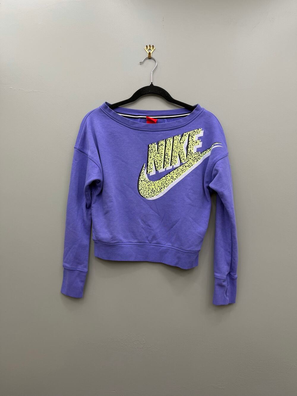 Nike Purple Cropped Graphic Sweatshirt Thumbhole Sleeves Size Large